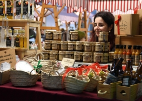 FEIRA DA SERRA DE NATAL DE LOULÉ PROMOVE TRADIÇÕES DA SERRA DO CALDEIRÃO