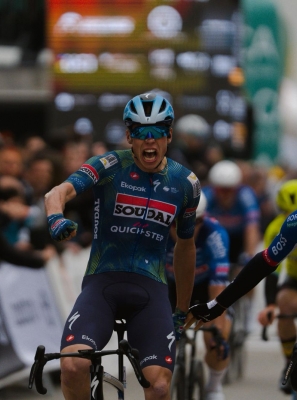 Volta ao Algarve: Francês Paul Magnier vence etapa inaugural e é o primeiro líder