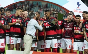 Flamengo vence Benfica por 2-1 e conquista a 25ª edição do Troféu do Algarve