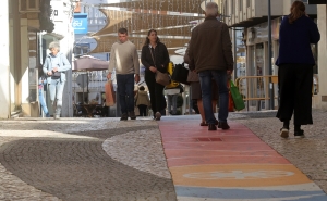 Município de Portimão oferece a 7500 alunos vales de 15 euros para compras no Comércio do Centro