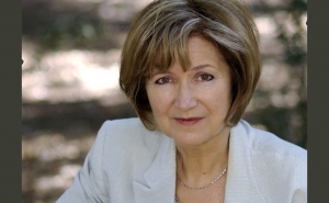 Marcelo condecora Lídia Jorge e elogia-a também por afirmar «lugar do escritor enquanto cidadão»