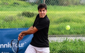 Tiago Torres, Tiago Cação e João Domingues apurados para a segunda ronda do Faro Open