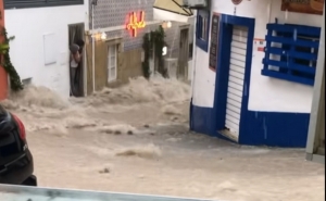 Chuva intensa alagou estradas, caves e lojas em Albufeira e Olhão