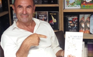 Presidenciais: Olhanense Humberto Correia formaliza candidatura e vai percorrer país vestido de Afonso Henriques