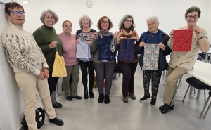 «Vai e Volta» promove oficina em Quarteira para confeção de sacos reutilizáveis, reduzindo o uso de plástico 