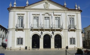 Município de Faro promove jogos em casa dos seus Seniores!