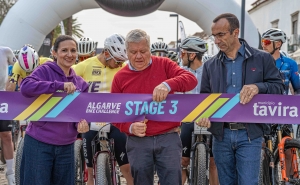 Victor Grande e Nicky Healy vencem a última etapa e a geral do Algarve Bike Challenge