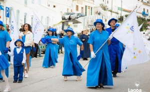 Carnaval da Praia do Carvoeiro encheu a vila de cor, música e tradição