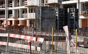 Algarve: hoteleiros querem construir casas para atrair mão de obra