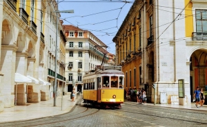 Governo aprova novo regime jurídico para desenvolver mobilidade urbana e turística em Portugal