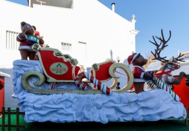 ALDEIA DOS SONHOS ABRE AS PORTAS COM PARADA DE NATAL