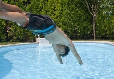 Mergulhos podem causar lesões permanentes na  coluna vertebral