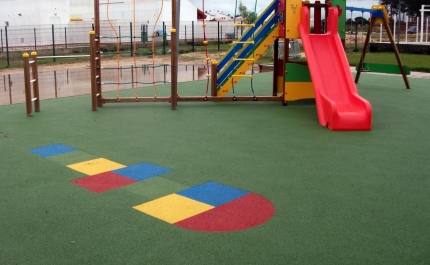  INSTALADO NOVO PARQUE INFANTIL NO JARDIM DE INFÂNCIA DE ODECEIXE 