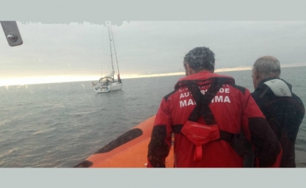 Estação Salva-vidas de Sagres auxilia veleiro preso em artes de pesca em Sagres