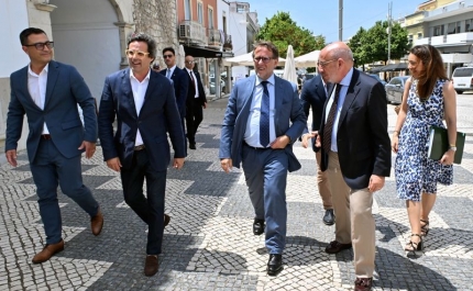 MINISTRO DA ADMINISTRAÇÃO INTERNA REÚNE COM AUTARCA DE LOULÉ PARA FALAR DE SEGURANÇA E SOCORRO