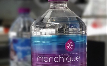 Água Monchique mostra-se em Paris