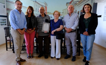 Município presta homenagem a loja do comércio local que celebra Bodas de Ouro