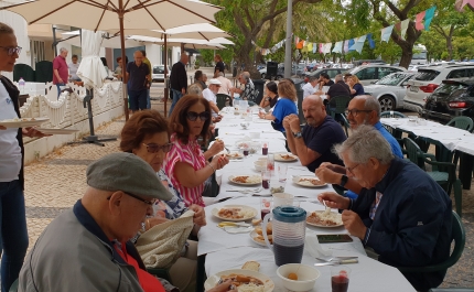 Sardinhada de Angariação de Fundos com João Dionn no Centro de Dia da AHDPA 