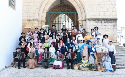 «CORRIDINHO DE MEMÓRIAS»:  LIVRO CONTA A HISTÓRIA DO GRUPO FOLCLÓRICO DE FARO