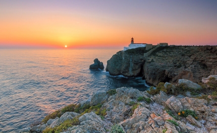 Cabo de São Vicente em Sagres atrai cada vez mais turistas para ver o pôr-do-sol 