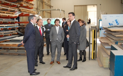 Ministro Dr. Miguel Poiares Maduro visita as instalações da Vinilconsta