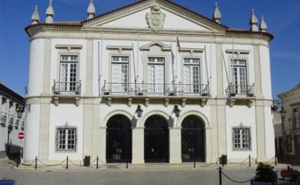 MUNICÍPIO DE FARO ATRIBUI DONATIVO DE 5 MIL EUROS À UNIVERSIDADE DO ALGARVE