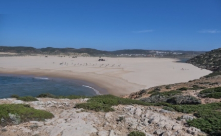 Detidos dois homens que integravam grupo avistado perto de praia em Aljezur