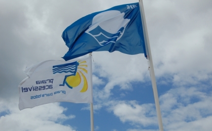 Bandeira Azul já esvoaça nas praias do município 