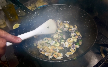 MÚSICA E GASTRONOMIA ANIMAM PETISCOS DO PESCADOR EM QUARTEIRA