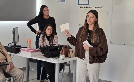 Quarteira partilha memórias e emoções em encontro comunitário 