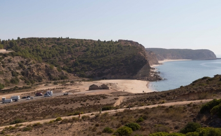 Duas praias algarvias interditas a banhos devido ao derramamento de crude