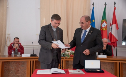 D. Américo Aguiar recebeu a Chave de Honra da cidade de Faro pelo contributo trazido pela JMJ