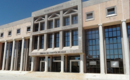 Migrantes intercetados no Algarve vão ser hoje presentes a tribunal de Loulé