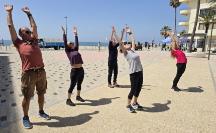 Yoga com Ema Jamarino trouxe serenidade e equilíbrio ao encerramento da Páscoa Ativa Quarteira 2026 