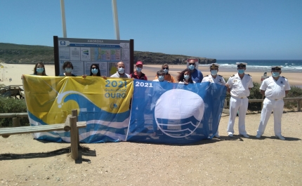 ALJEZUR PROMOVEU CERIMÓNIA DO HASTEAR DA BANDEIRA AZUL E PRAIA ACESSÍVEL 