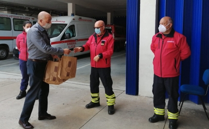 ALJEZUR APOIA AS DOCEIRAS E ENTREGA FOLARES ÀS INSTITUIÇÕES LOCAIS, NUMA INICIATIVA «PÁSCOA COM FOLARES»