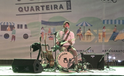 Nanook vagabundeou pelo Mercado de Verão de Quarteira