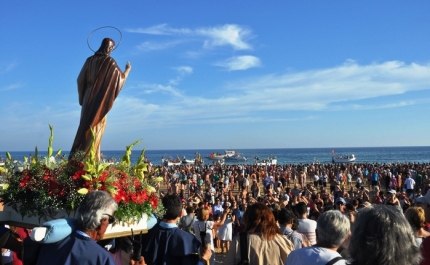 Concerto de C4 Pedro anima festas dos pescadores de Monte Gordo