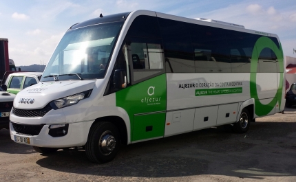  Câmara de Aljezur adquire novo autocarro para transportes escolares