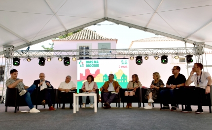 PASSAGEM DAS JORNADAS MUNDIAIS DA JUVENTUDE POR LOULÉ REGISTADA EM LIVRO