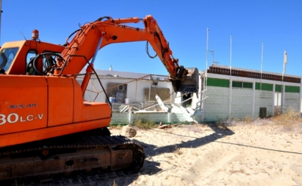 Demolições de apoios da praia de Monte Gordo adiadas para outubro