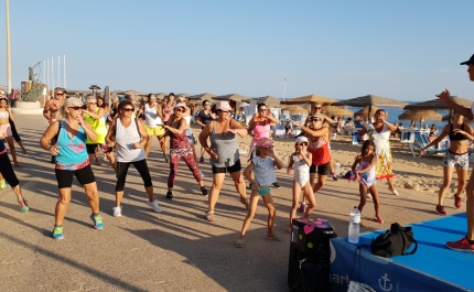 QUARTEIRA | Começam a faltar adjetivos para descrever os Zumba Sunset com Bela Pereira