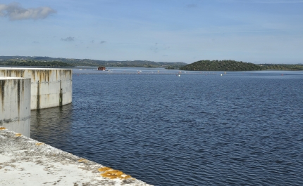 Projeto de 600 mil euros vai renovar sinalética de navegação em Alqueva