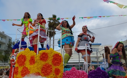 Quarteira despediu-se em grande do corso carnavalesco 2024 