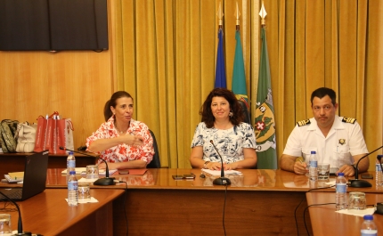 SECRETÁRIA DE ESTADO DAS PESCAS ESTEVE EM VILA DO BISPO PARA REUNIÃO DE TRABALHO