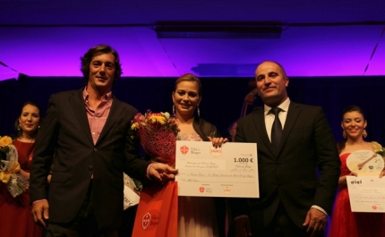 Helena Candeias cantou e encantou na final da 18ª edição do Concurso de Fado Cerveja Sagres