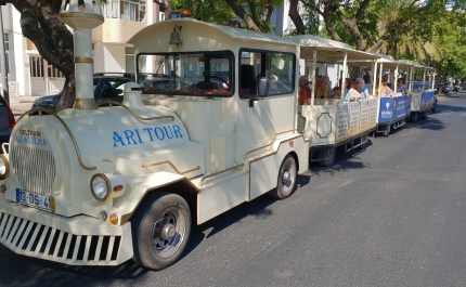 QUARTEIRA | AHDPA assinala Dia dos Avós com passeio no comboio turístico 