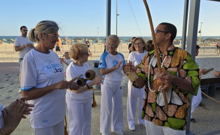 Capoeira une corpo, mente e comunidade em convívio de fim de época em Quarteira 