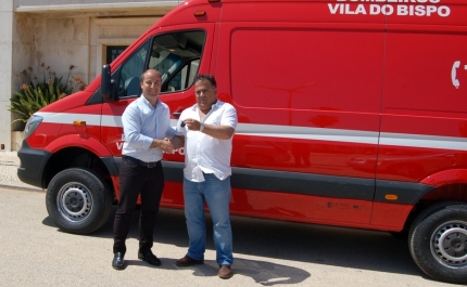 Bombeiros de Vila do Bispo ganham nova ambulância