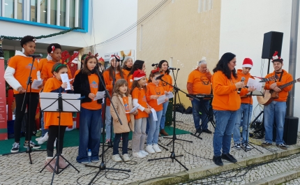 QUARTEIRA | Rua Natal com atuação do Coro Juvenil de S. Pedro do Mar 